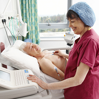 Manchester Heart Centre researchers recruit first UK patient to trial comparing stents in coronary artery stenosis sufferers