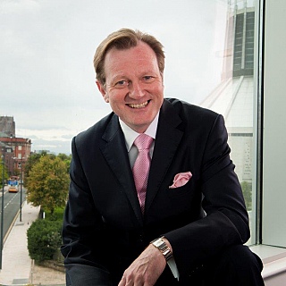 Professor Ian Greer named as new Director of MAHSC