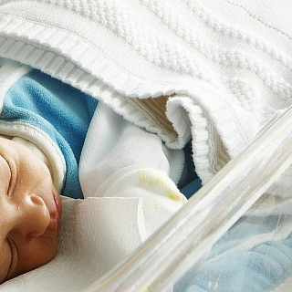 Birth weight and poor growth linked to later hearing and vision problems