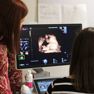 Manchester scientists open lab doors to family supporting vital diabetes and pregnancy research