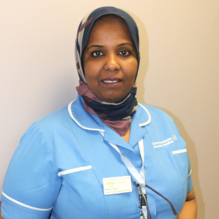 Mona Fareh is first haematology research nurse at NIHR / Wellcome Trust Manchester Clinical Research Facility to complete PhD studies